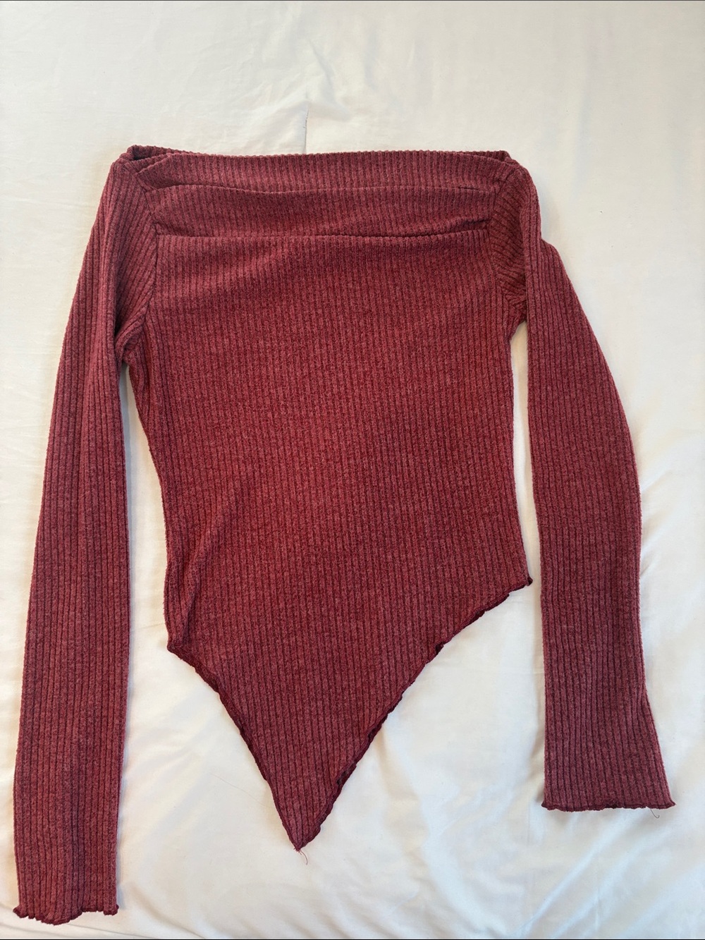 Ribbed Off-Shoulder Pointed Hem Top in Wine